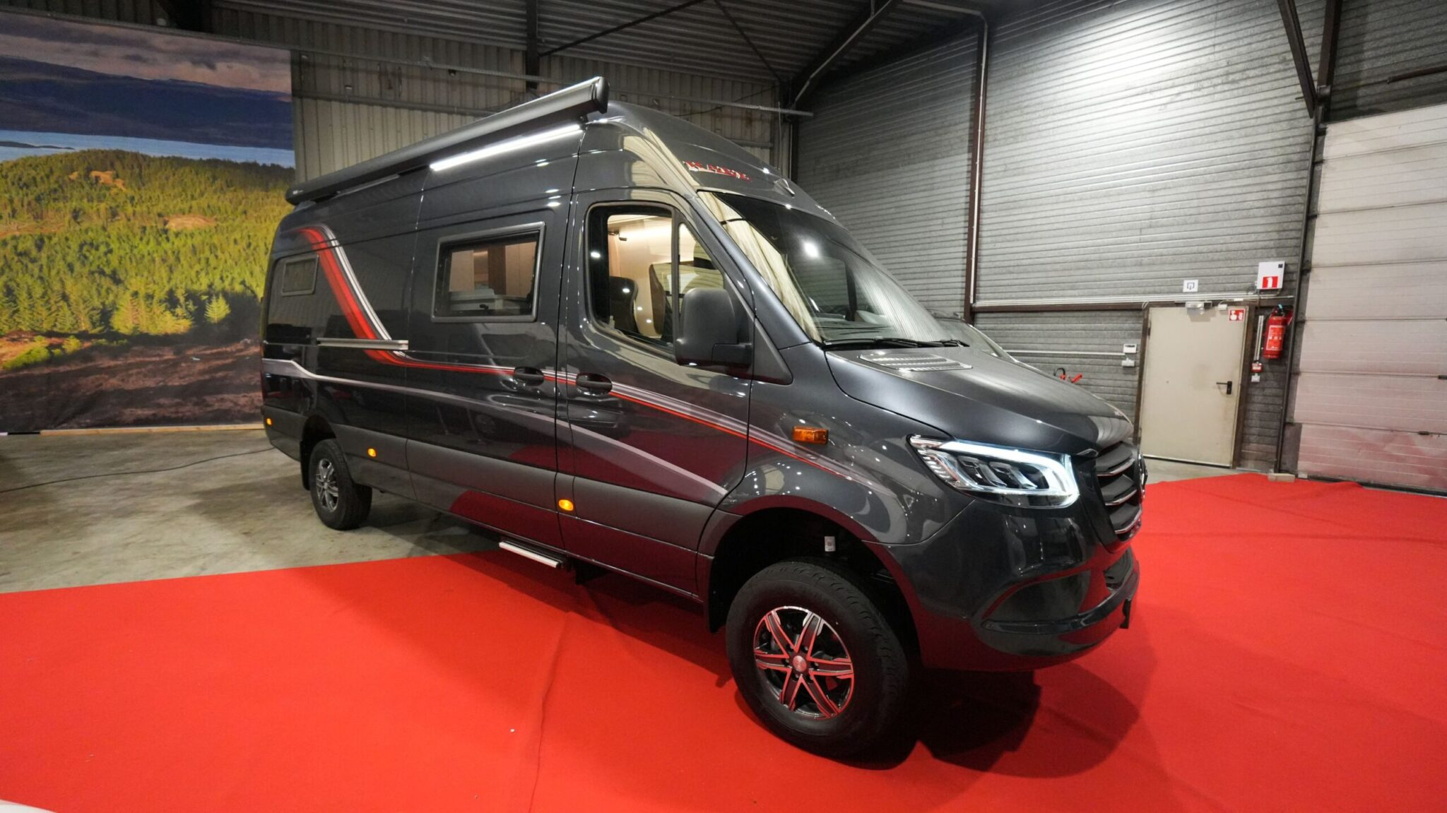 Kabe-CRV690LB-campervan-2048x1151