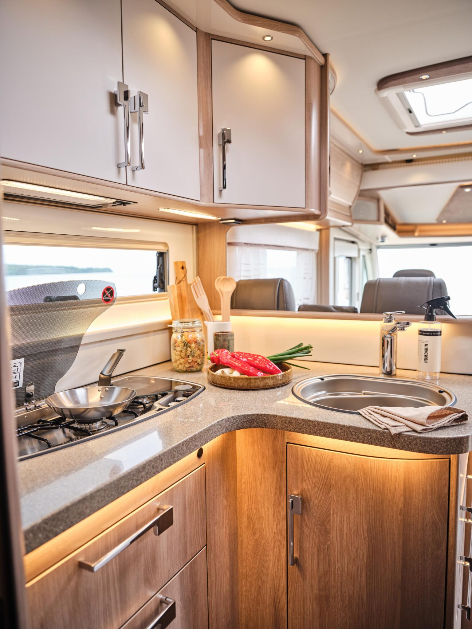 Kabe-motorhome_keuken-1536x2048